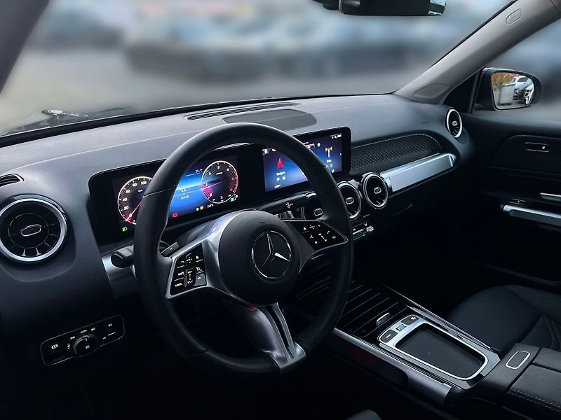 Mercedes-Benz GLB 200 d 4MATIC - fotka 10 z 18