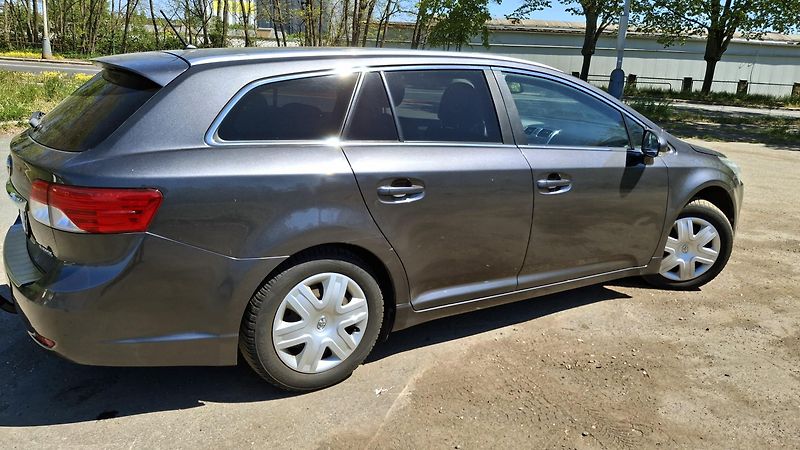 Toyota Avensis 1.8 VVT-I Rezervace - fotka 6 z 30