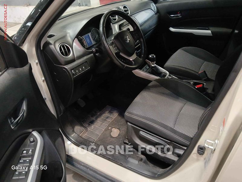 Suzuki Vitara (2016) 1.6 DDIS, navi, autoAC - fotka 3 z 3
