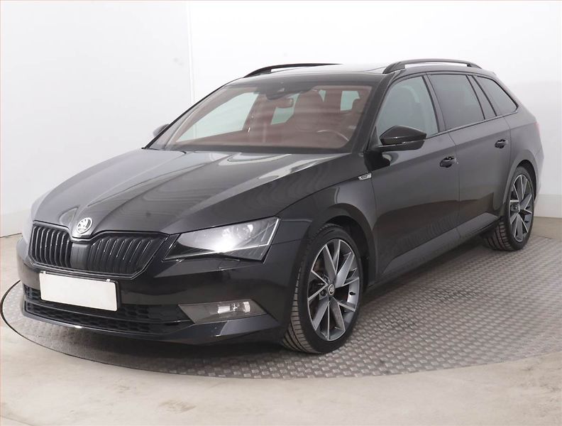 Škoda Superb (2018) Sportline 2.0 TSI - fotka 2 z 18