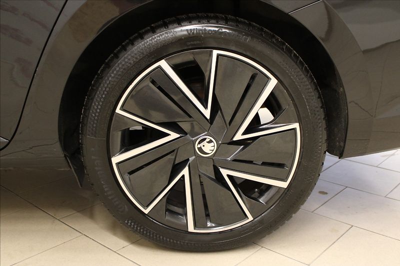 Škoda Superb 1,4 TSI IV L&K 1.majitel CZ - fotka 27 z 27