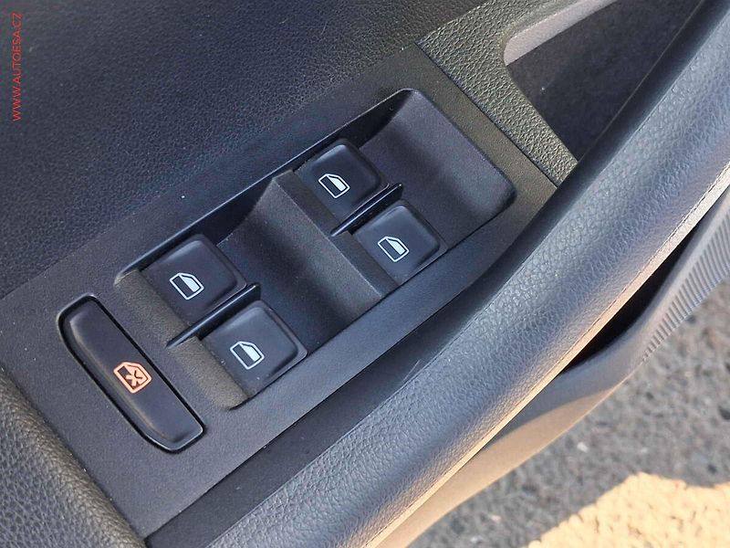 Škoda Octavia (2015) 2.0 TSi, RS, TZ, park.asist - fotka 11 z 20