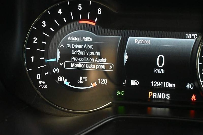Ford Mondeo (2022) 2.0 140 KW LED SONY TITANIUM 8 - fotka 28 z 33