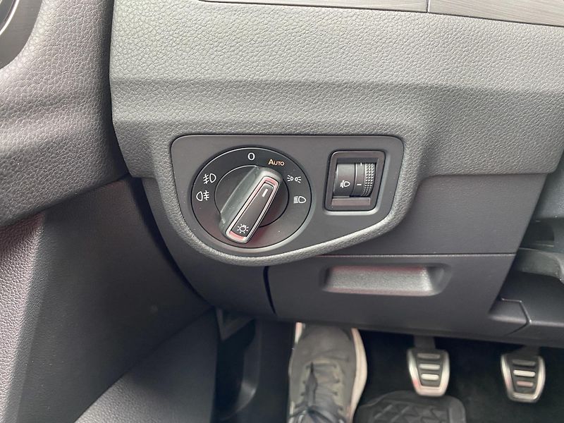 Volkswagen Golf Sportsvan 1.2 TSI ALLSTAR - CLIMATRONIC - fotka 18 z 39