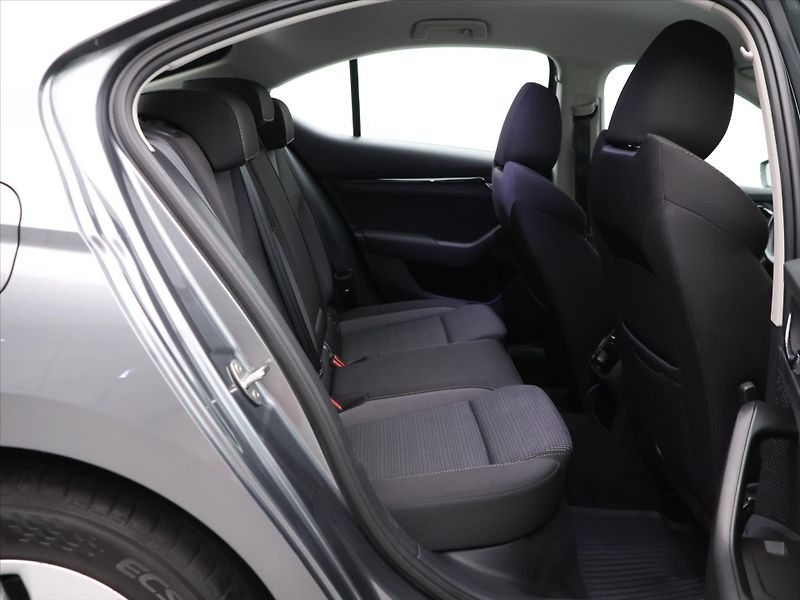 Škoda Octavia 2,0 TDI 85kW Ambition Tažné - fotka 12 z 24