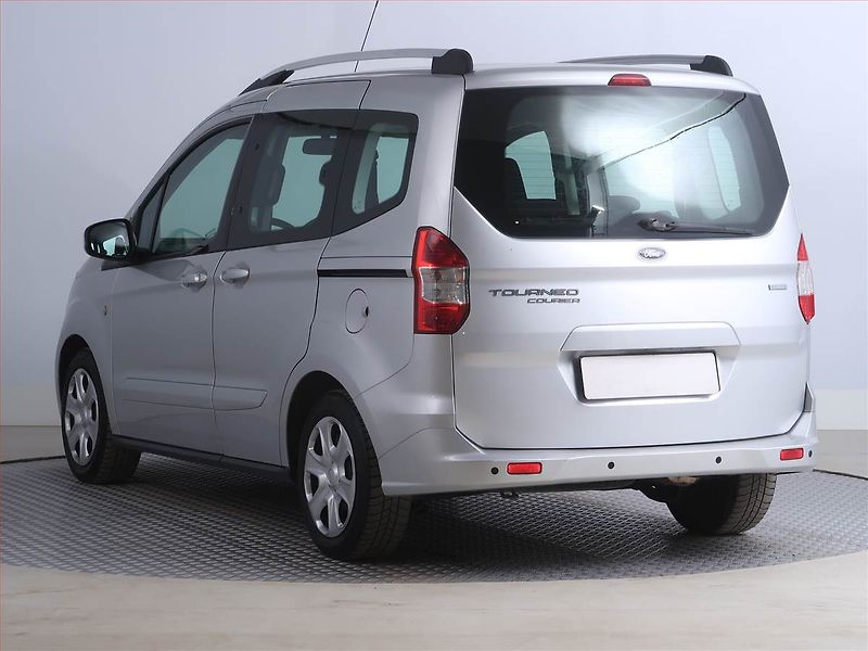 Ford Tourneo Courier (2017) Trend 1.0 EcoBoost, 5Míst, ČR - fotka 4 z 16