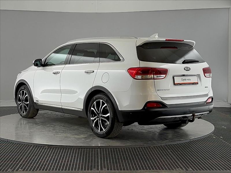 Kia Sorento Exclusive 6AT 4x4 2,2 CRDi - fotka 39 z 42