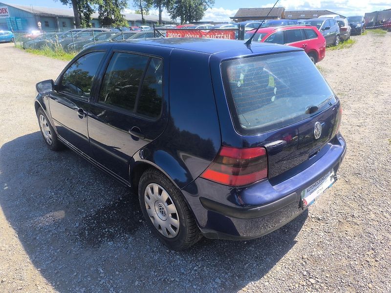 Volkswagen Golf (2001) KRÁSNÝ,145TKM,1MAJ89LET,SERVIS - fotka 5 z 25