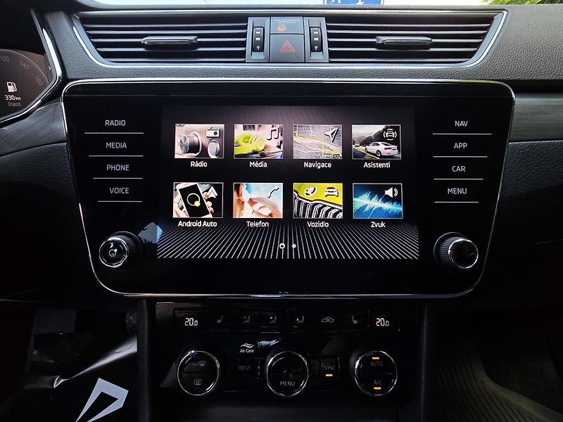 Škoda Superb 2.0TDi110KW DSG STYLE EXTRA ČR - fotka 26 z 43
