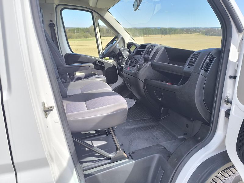 Citroën Jumper (2013) 2.2 SERVISNÍ KN.,DOLOŽENĚ KM - fotka 17 z 47