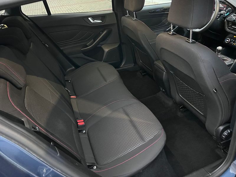 Ford Focus (2021) 1.5 TDCI ST-LINE - fotka 19 z 46