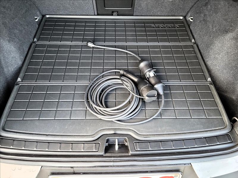 Volvo XC40 T4 Recharge,R-design kůže - fotka 38 z 43