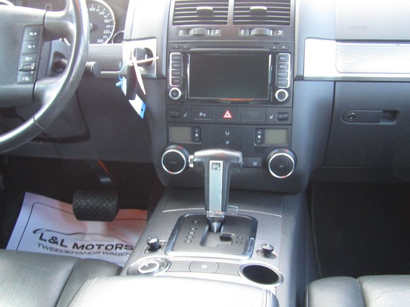 Volkswagen Touareg (2008) 2.5 TDI 4X4  PRUŽINY - fotka 17 z 38