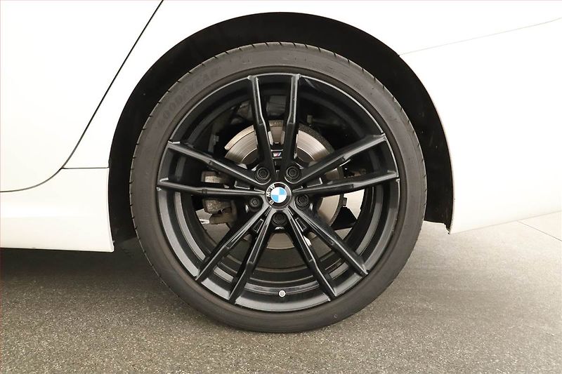 BMW Řada 3 (2021) M Sport 320 d xDrive - fotka 21 z 21