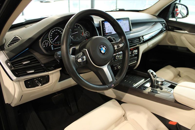 BMW X5 xDrive40d NezTop/HUD/Pano/AdLE - fotka 12 z 32