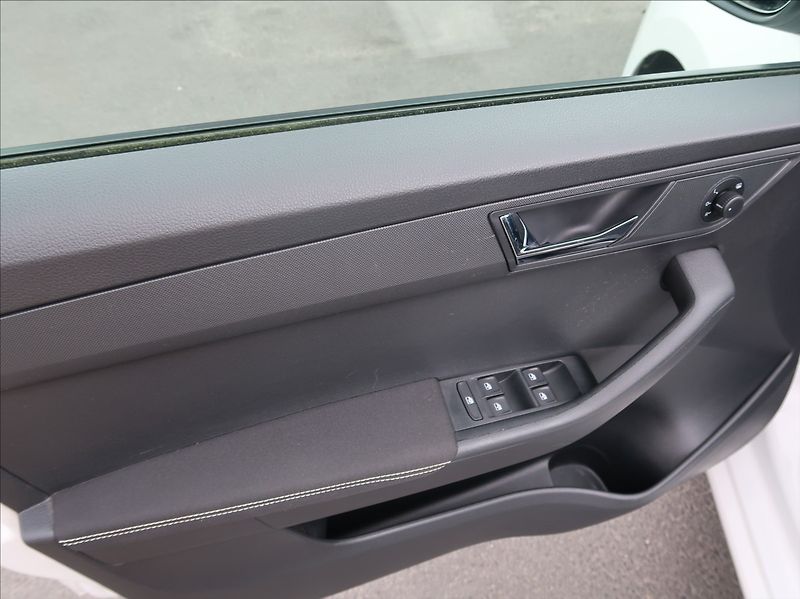 Škoda Fabia 1,0 TSi,70kW,Style,1majČR,DPH - fotka 19 z 27