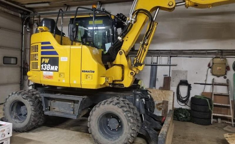 Komatsu (2023) PW138 bagr mimoosé tilt 14.5t  - fotka 3 z 10