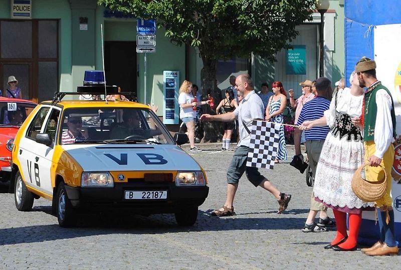 Veterány se sjely do Veselí nad Lužnicí na Selské Baroko 2023.