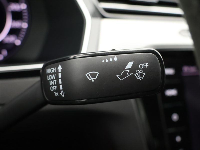 Volkswagen Arteon 2,0 TSI 206kW DSG 4M R-Line - fotka 21 z 37