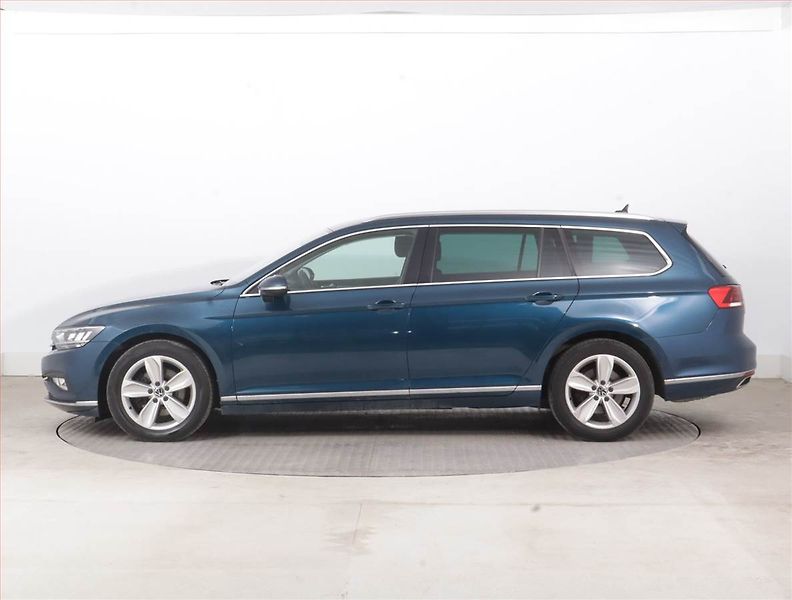 Volkswagen Passat (2021) Elegance 2.0 TDI - fotka 3 z 22