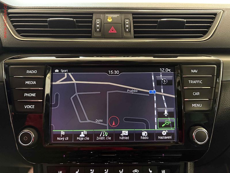 Škoda Superb (2015) 2.0 TDi 4x4, DSG, STK8/28 - fotka 11 z 17