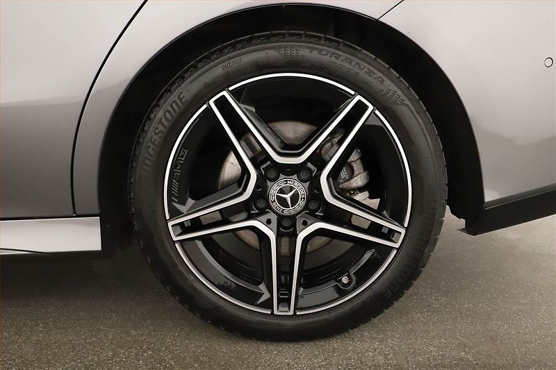 Mercedes-Benz CLA (2024) 200 d - fotka 12 z 21