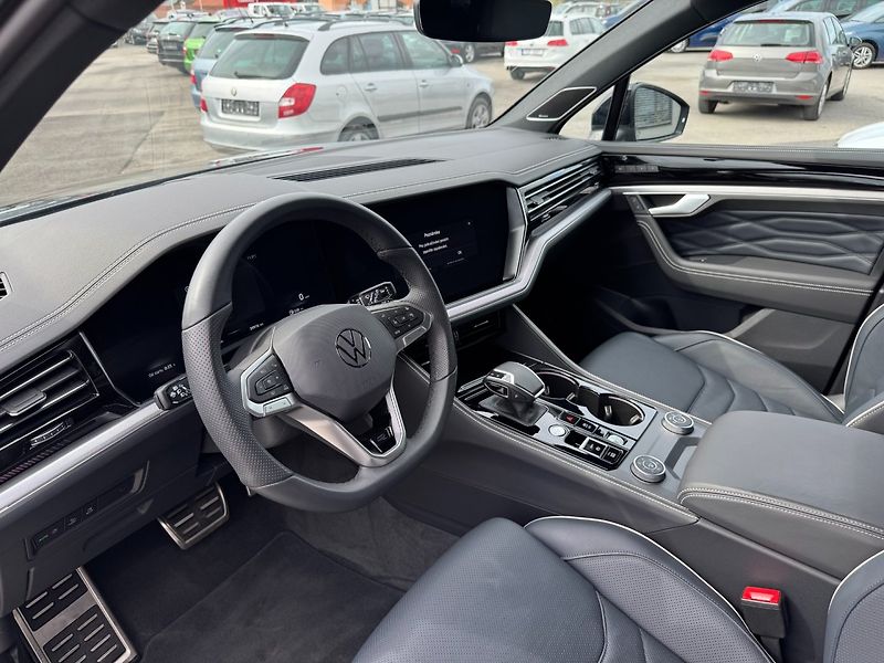 Volkswagen Touareg (2025) R-Line 3.0 TDI 4Motion 210kW - fotka 11 z 47