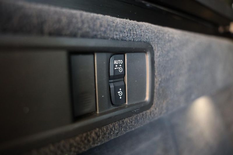 BMW X5 xDrive40i - fotka 30 z 33
