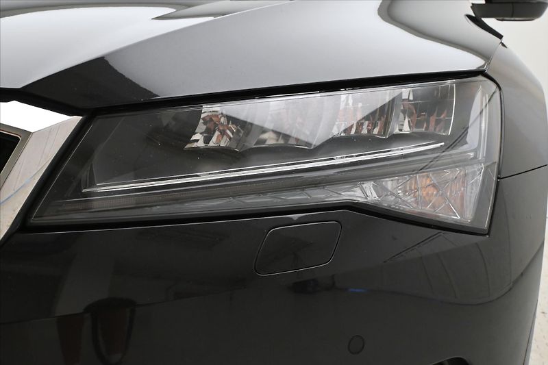 Škoda Superb 2,0 TDI 110kW Style DSG Záruka - fotka 29 z 31