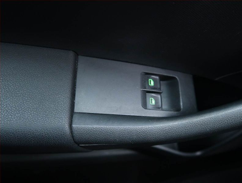Škoda Rapid (2013) Ambition 1.2 TSI, Serv.kniha - fotka 14 z 14