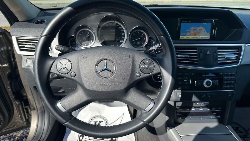 Mercedes-Benz Třídy E (2010) 350CDI 170kW *4M*Avantgarde* - fotka 12 z 24
