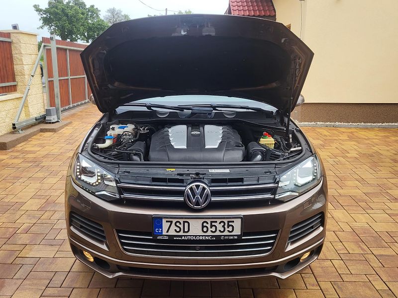 Volkswagen Touareg (2014) 4.2TDi V8 250KW*R-LINE*PANORAM - fotka 55 z 55