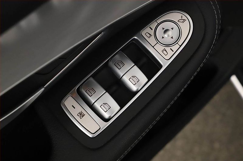Mercedes-Benz Třídy C (2017) C 200 4MATIC, 4X4, Automat - fotka 20 z 21