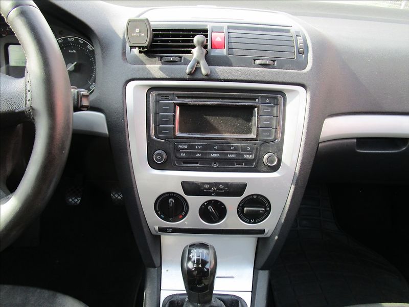 Škoda Octavia Combi 1.9TDi Ambiente, Klima - fotka 9 z 41