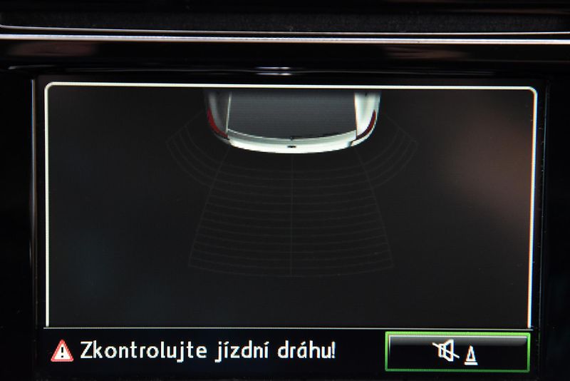 Škoda Superb 1.6 TDi 6st,KLIMA,NAVI,PDC,ALU - fotka 18 z 39