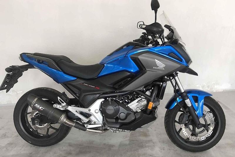 Ojetá motorka BMW R 1200 GS Adventure.