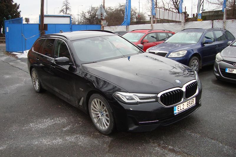 BMW Řada 5 (2021) 530e Xdrive, ČR, 1.Maj.S.Kn. - fotka 9 z 65