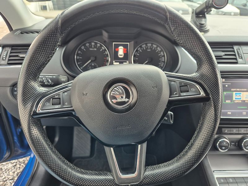 Škoda Octavia (2017) 1.6 TDI  TOP STAV NAVI - fotka 29 z 38