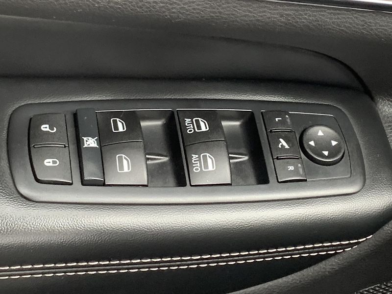 Jeep Grand Cherokee 3.0CRD LIMITED NAVI KAMERA  - fotka 13 z 52