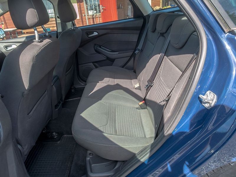 Ford Focus (2015) ČR 1.6D 85KW – PO ROZVODECH - fotka 31 z 43