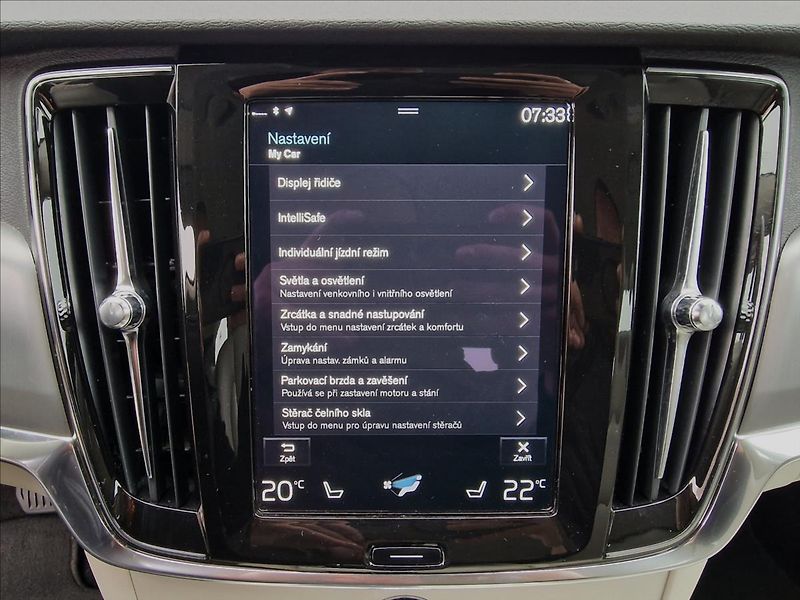 Volvo V90 2.0 D4 Momentum Pro,ČR,1.Maj. - fotka 33 z 50