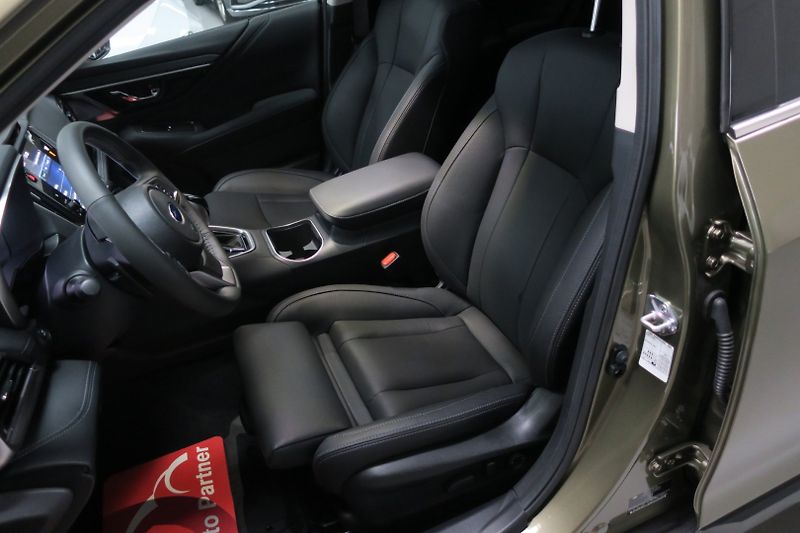 Subaru Outback (2025) 2.5i AWD Touring - fotka 11 z 29