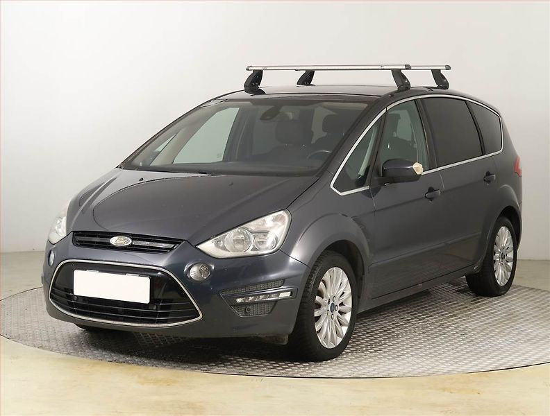 Ford S-MAX (2012) 2.0 TDCi, 7 míst, Navi - fotka 2 z 21