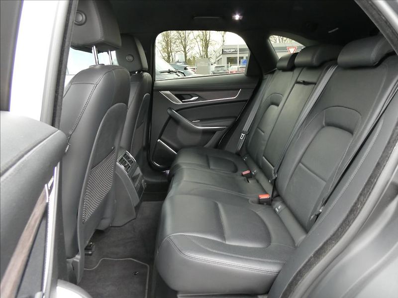 Jaguar F-Pace 2,0 D200 S,1.maj,ČR,DPH - fotka 17 z 35