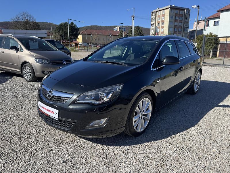 Opel Astra (2013) 1.6(132KW)SPORTS TOURER - fotka 1 z 46
