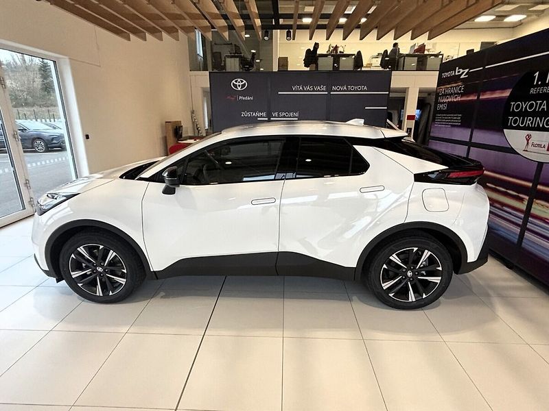 Toyota C-HR 1,8   Style PHEV - fotka 4 z 10