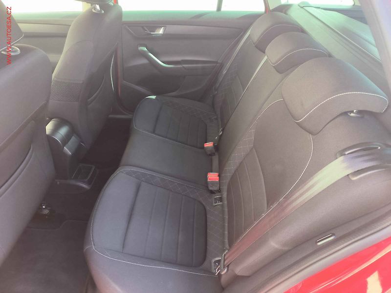 Škoda Fabia (2015) 1.2 TSI, ČR, Style, DSG - fotka 10 z 21