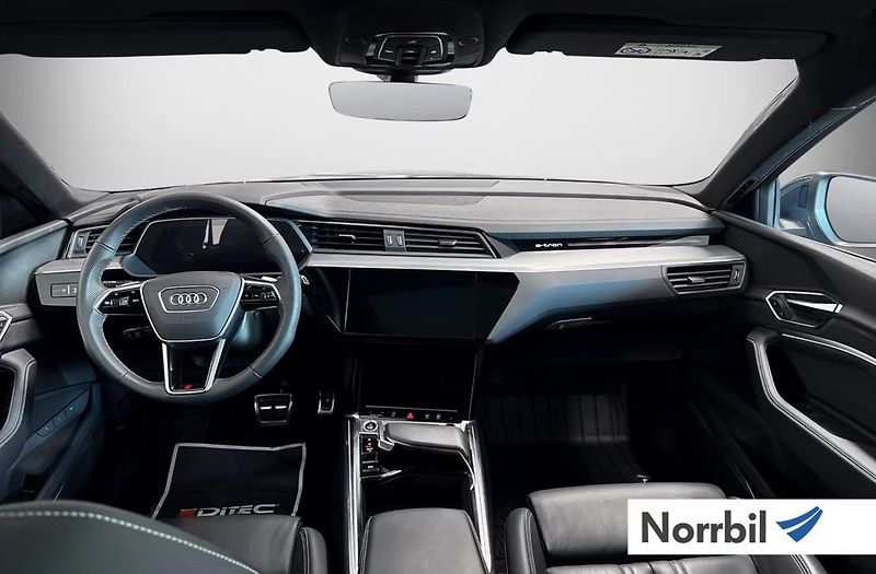 Audi Q8 e-tron 55 Q 360k 4 zóny Pano Matrix - fotka 11 z 22