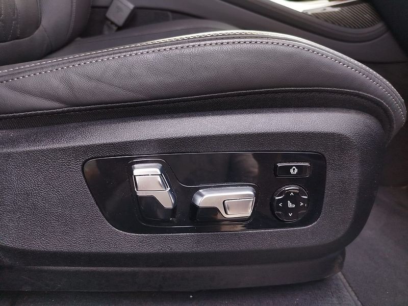 BMW X7 xDrive40d - fotka 34 z 38