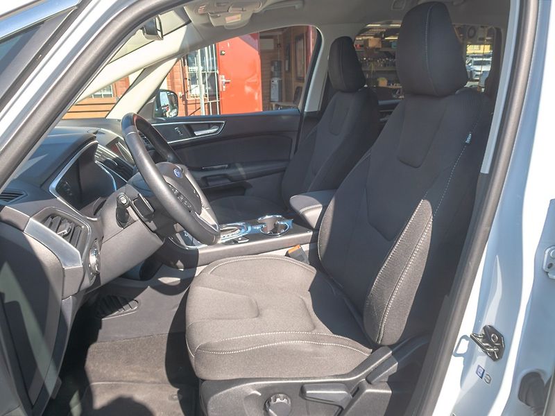 Ford S-MAX (2017) ČR 2.0D 110KW 1maj – NAVIGACE - fotka 16 z 53